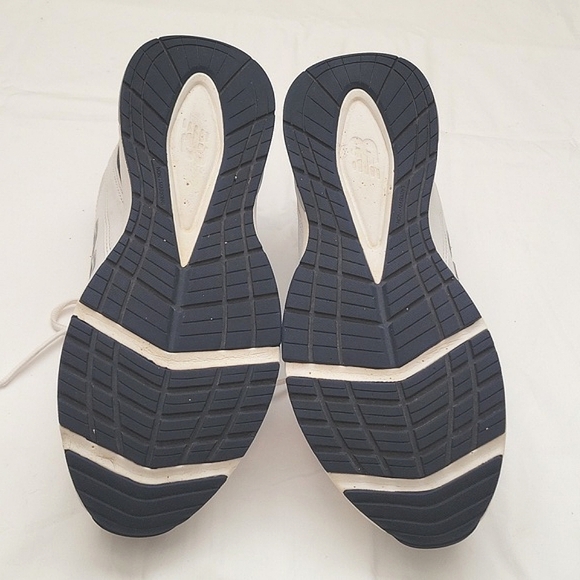 NEW BALANCE Sneakers. Comfort Insert. Size 10. COLOR White and Blue. - Picture 15 of 17